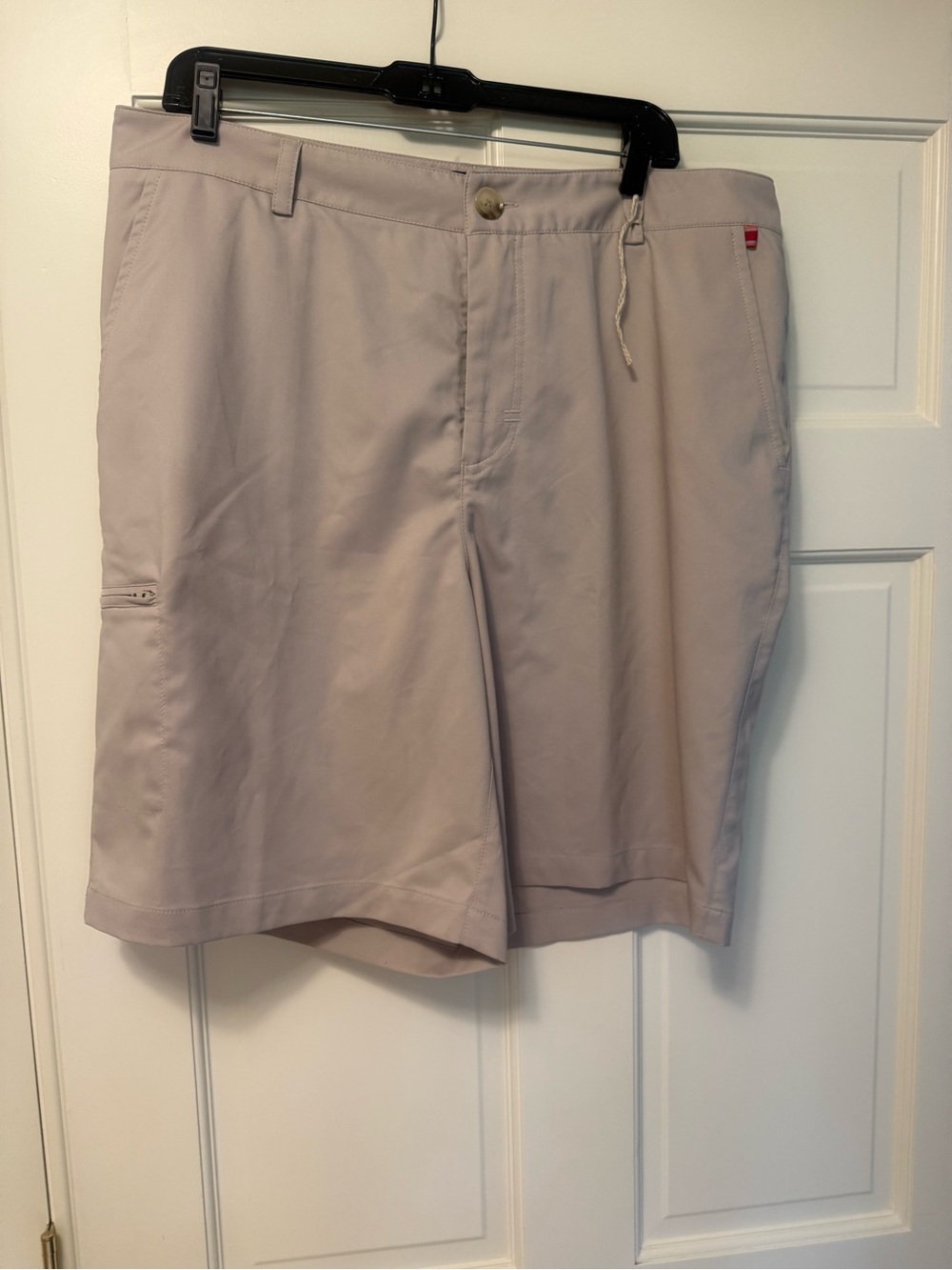 Montauk  tackle company Men's Lightweight Beige Performance Shorts. Tan 38